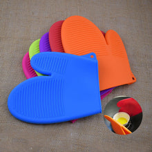 Load image into Gallery viewer, Silicone Heat Resistant Gloves