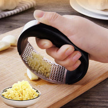 Load image into Gallery viewer, Garlic Mincer Chopping